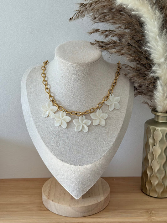 Collier fleurs nacrées – fait main