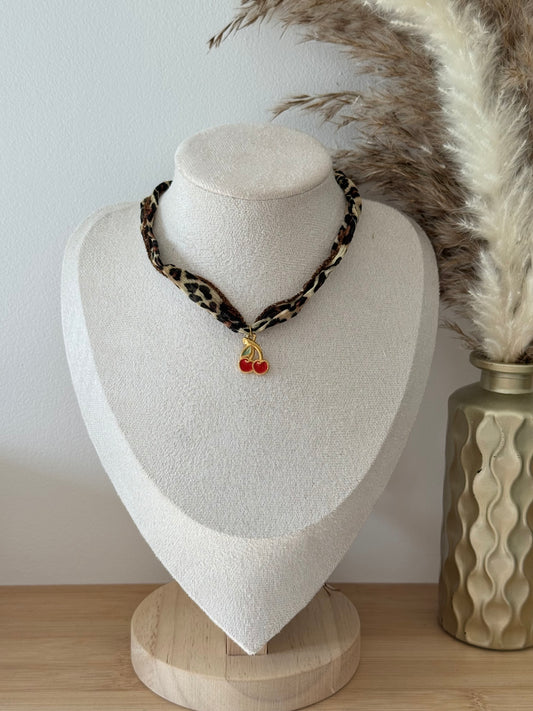 Collier soie