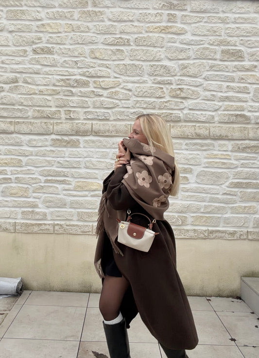 Écharpe marron fleurie en laine