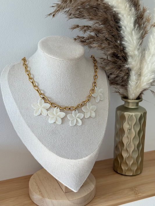 Collier fleurs nacrées – fait main